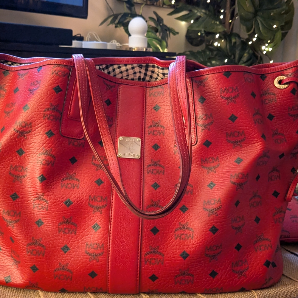 ❤️❤️ LARGE MCM Red Logo-Print Tote
